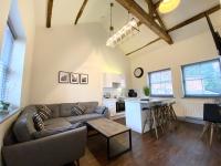 B&B Leeds - Loft at The Coach House Apartments - Bed and Breakfast Leeds