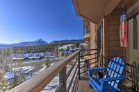 B&B Silverthorne - Scenic Buffalo Village Condo with View and Pool Access - Bed and Breakfast Silverthorne