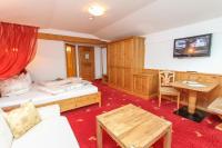 Luxury Three-Bedroom Apartment