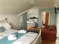 Familienzimmer mit Doppelbett