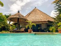 Villa Cahaya - Bali Sea Villas Beachfront and private pool - B&B Pengastulan