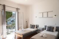 Three Seasons - B&B Kávos