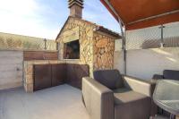 Cozy villa Loborika with private pool near Pula - B&B Loborika