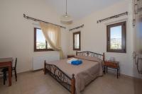 Villa mit 4 Schlafzimmern und Pool