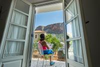 Anna's Family Home - B&B Leonídio