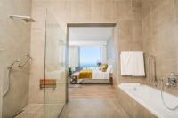 Kamer met Kingsize Bed en Uitzicht op Zee