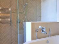 Kamer met Kingsize Bed en Uitzicht op Zee