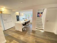 Luksusowa Willa pod Lasem, Otwock - Shared garden, sauna, wood hot tub! Hot tub seasonal! - B&B Otwock