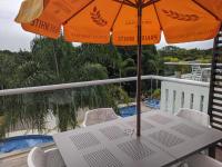 Appartamento con Vista Piscina