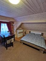 Queen Room with Shared Bathroom