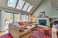 Peaceful Goshen Cottage with Screened Porch and Views! - Bed and Breakfast