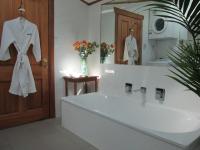 B&B New Plymouth - Tarawhata Thermal Apartment - Bed and Breakfast New Plymouth