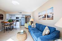 B&B Daytona Beach Shores - Sunglow Resort Condo Unit #405 - Bed and Breakfast Daytona Beach Shores