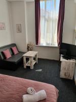 Queen Room with Garden View