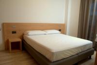 Doppel- oder Zweibettzimmer