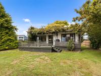 B&B Taupo - Wharewaka Bach - Lake Taupo Holiday Home - Bed and Breakfast Taupo