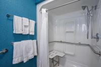 Queen Room with Hearing Accessible Roll-in Shower - Non-Smoking