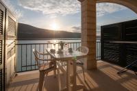 B&B Neum - Villa Žal uz plažu sa privatnim parkingom - Bed and Breakfast Neum