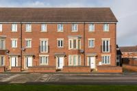 6 bed house with free secure parking & 3 bathrooms - B&B Wolverhampton