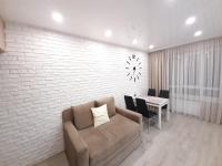 СУЧАСНА НОВА КВАРТИРА - Bed and Breakfast Loetsk