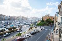 B&B Birgu - Vittoriosa Seafront Highly Furnished Apartment FL 4 - Bed and Breakfast Birgu