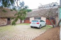 PB Urban Garden Stay with secured Parking - Chambres d’hôtes