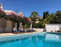 Charming Villa with Heated Pool near Sandy Beach, Hiking, Golf and Wineries - B&B Senhora da Luz