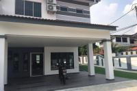 22pax :Taman pelangi Party house nearby midvelly - B&B