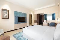 Deluxe Room, 20% F&B ,Salon, Spa Discount, with Complimentary Shuttle to Dubai Mall & La Mer Beach