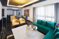 Signature Suite with private Bar , 20% F&B ,Salon, Spa Discount, with Complimentary Shuttle to Dubai Mall & La Mer Beach