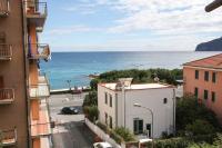 Ampio alloggio molto confortevole, 7 posti letto - B&B Spotorno