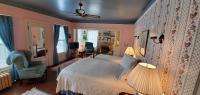 Triple Room with Fireplace and Private External Bathroom