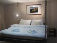 Deluxe Three-Bedroom Apartment with Terrace and free Hot Tub