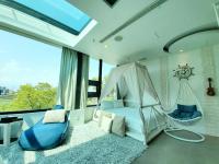 Zimmer mit 1 Queensize-Bett und 1 Doppelbett