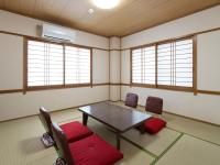 Japanese-Style Quadruple Room