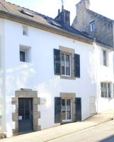 BOTOÙ KOAD, maison 2 ÉTOILES, WIFI gratuite, la MER, boulangerie, marché quotidien à 100 pas - B&B
