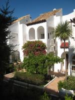 B&B Estepona - Beautiful Town House With Air Conditioning In Secure Urbanisation. Internet. - Bed and Breakfast Estepona