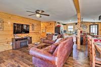 Serene Cabins with Decks and 8 Acres on Kiamichi River - B&B