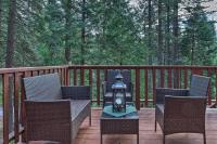 4 Mi to Big Tree State Park Serene Cabin with Deck - B&B