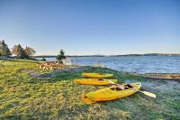 2BR Coastal Gem! Breathtaking Ocean/Mountain View - Ferienwohnung Sullivan