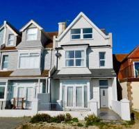 Beautiful 4 Bed Beach House - B&B