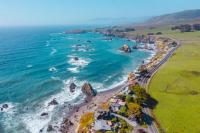 Seamist Beach Cottage, Private Beach & Ocean views - Bed and Breakfast Bodega Bay