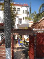 Welcome to Casa Viva Mexico 3-bedrooms 2-bathroms 6-Guests close to Shoping Center & Beach - Bed and Breakfast Tijuana