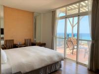 Deluxe Double Room with Balcony and Sea View