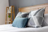 Tailor That Property - Chelsea House - Bed and Breakfast Milton Keynes