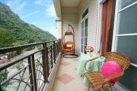 Kamer met Queensize Bed en Balkon