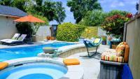 Trailer Pool Home! - B&B