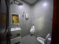 Deluxe Room (2 Adults + 1 Child)