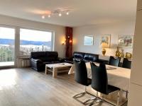 Apartment 9 with Lake View