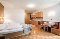 Studio (2 Adults)